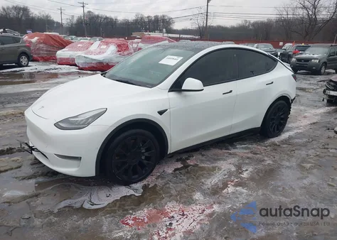 2021 Tesla Model Y Long Range Dual Motor All-Wheel Drive z USA, uszkodzony, nr VIN 5YJYGDEE6MF194003